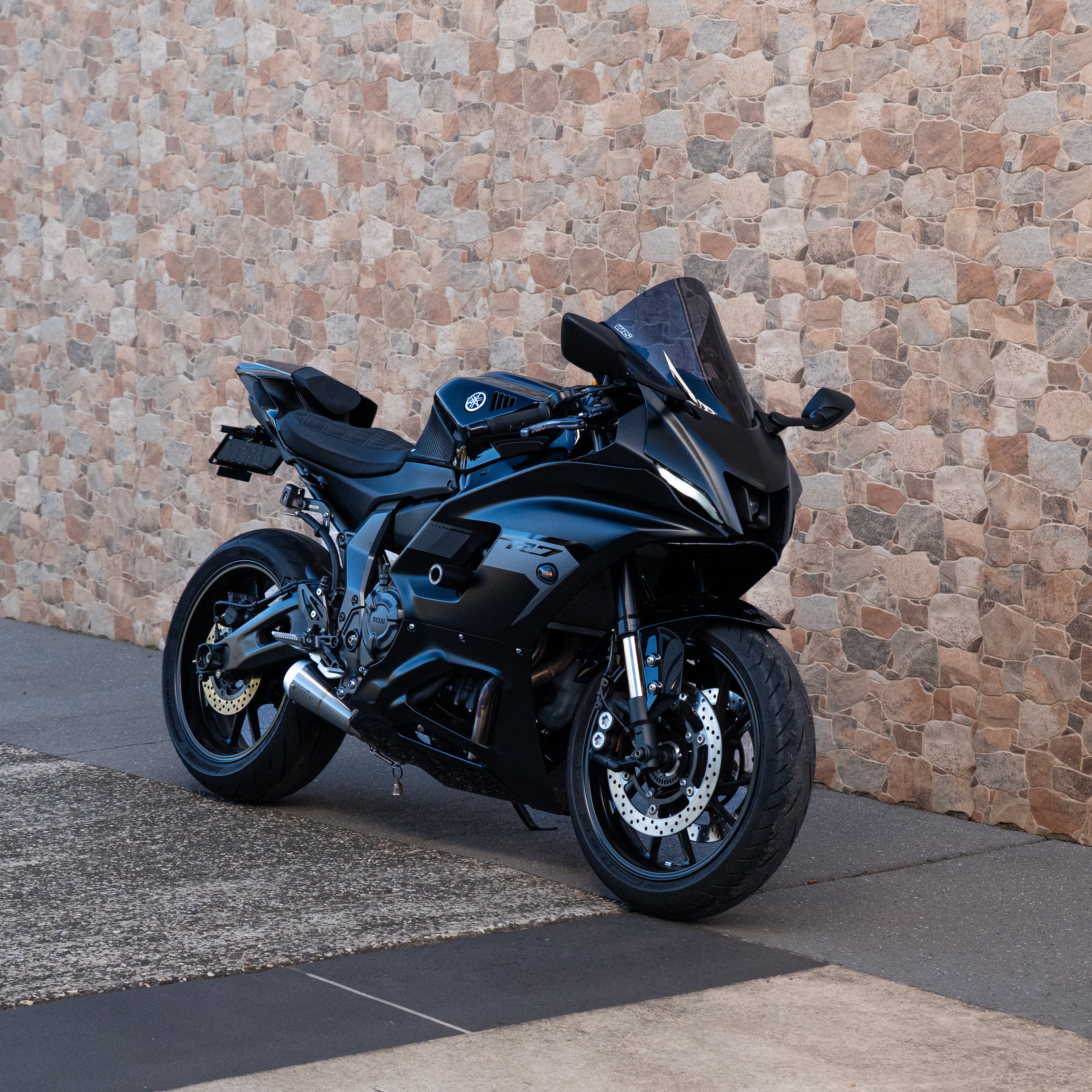 Yamaha R7